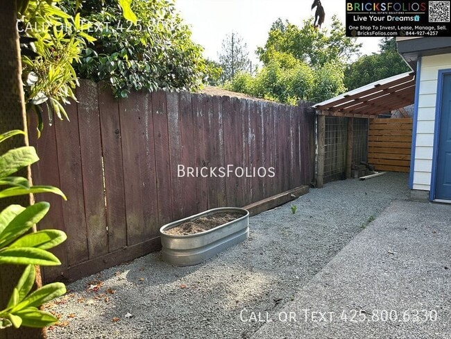 Building Photo - 11539 Corliss Ave N