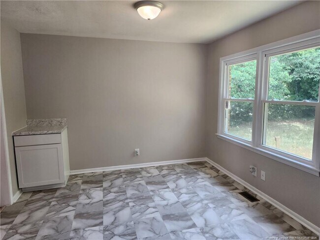 Building Photo - 346 Tucson Dr
