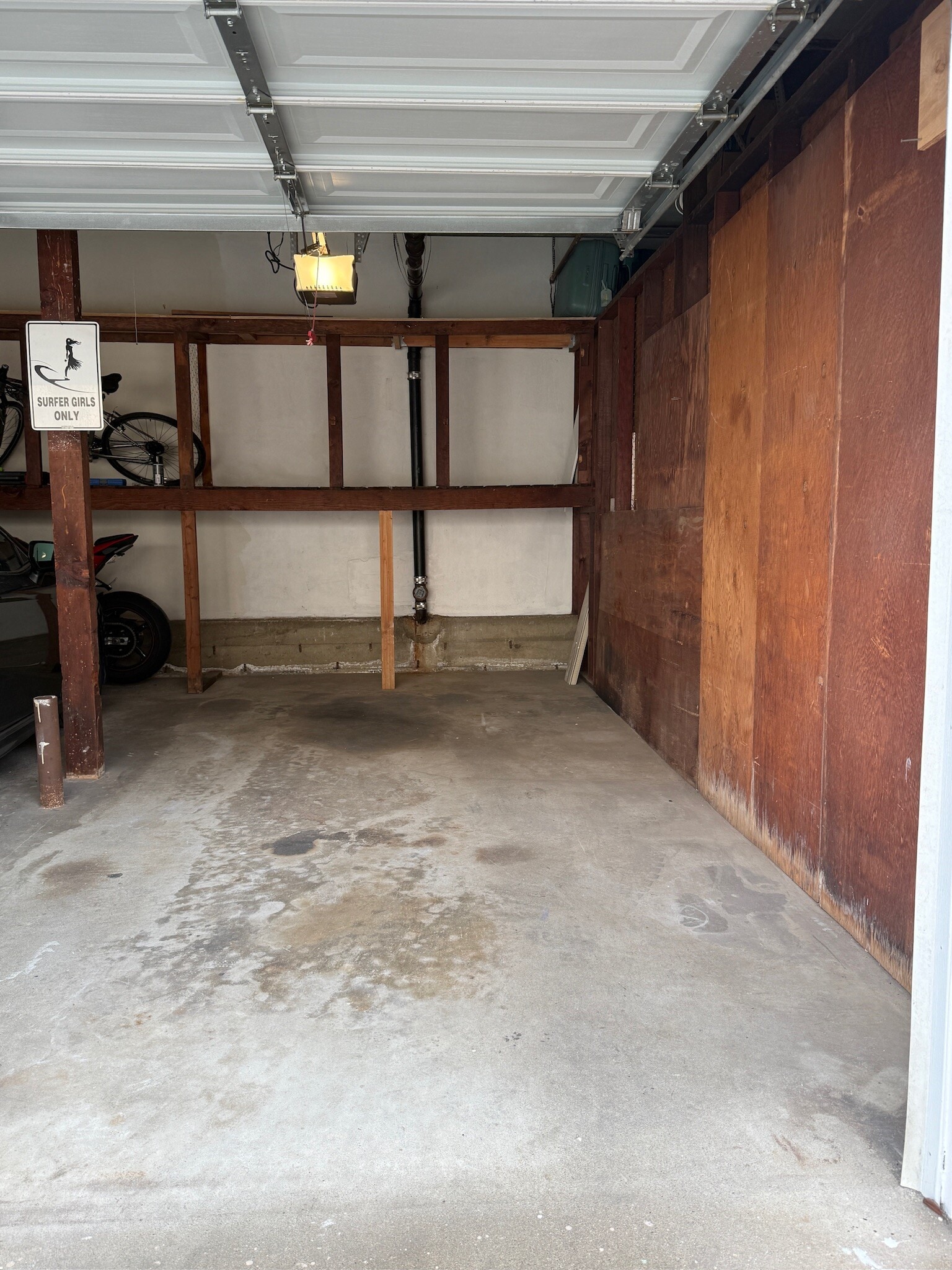 Building Photo - 811 S Catalina Ave