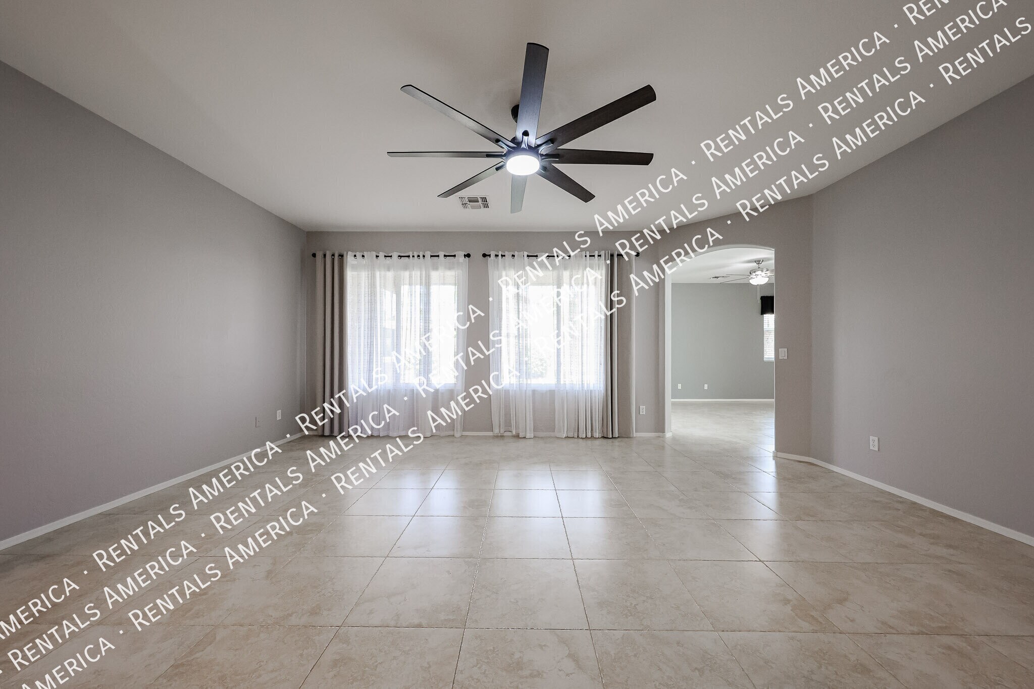 Building Photo - 9506 E Kilarea Ave