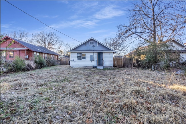 Building Photo - Charming 3-Bedroom/2-Bath Home|Section 8 Welcome| Available Now!