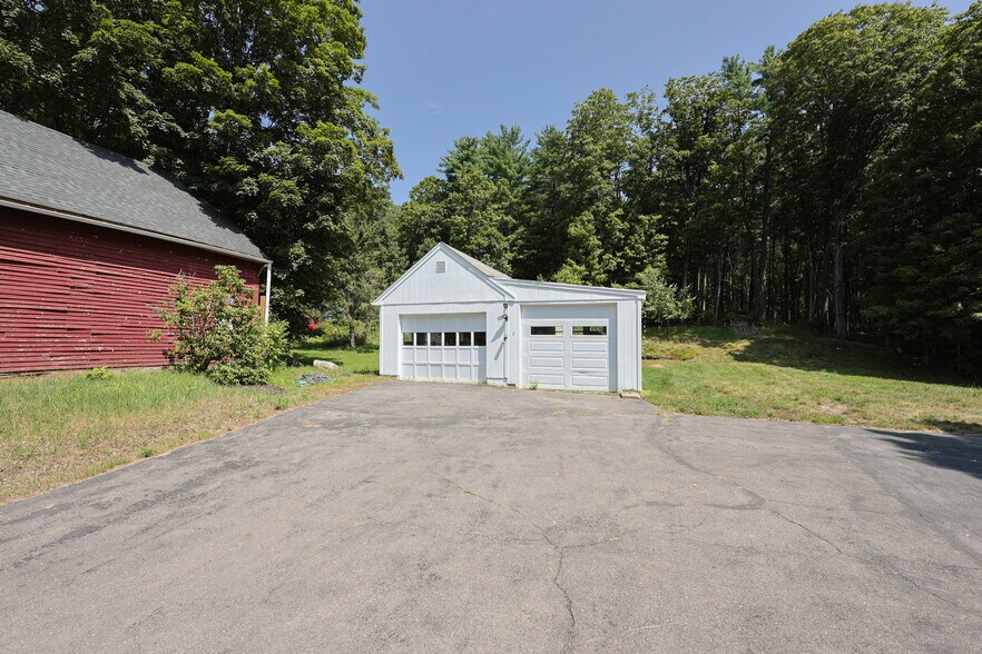 Building Photo - 85 Main St