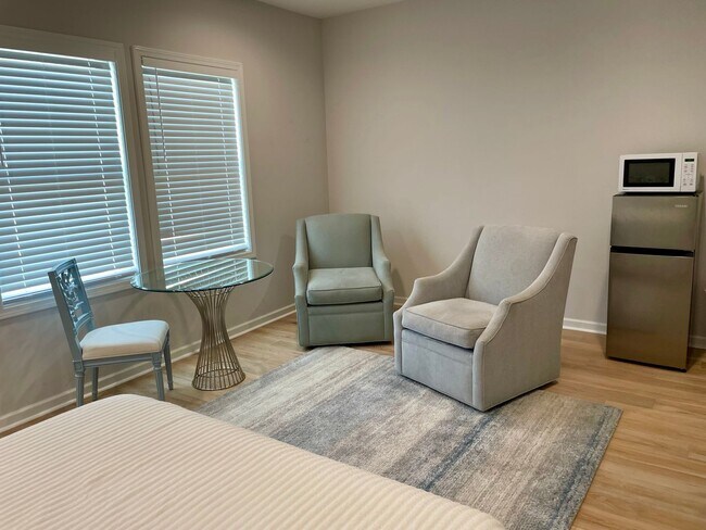 Building Photo - Great 5 Bedroom in Oxford Commons