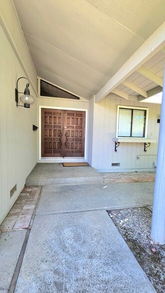 Building Photo - 6480 Havenside Dr