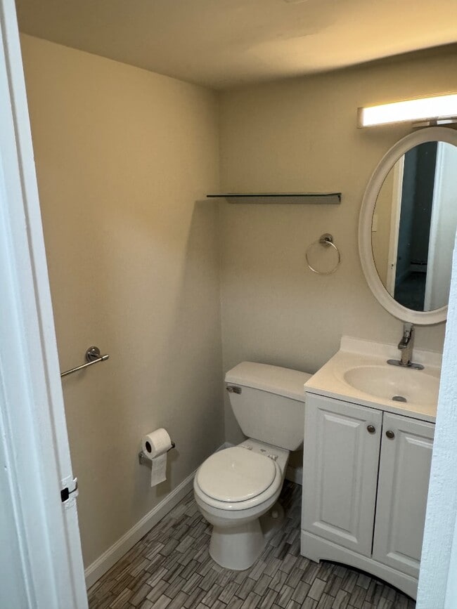 Building Photo - 125 Montgomery Ave