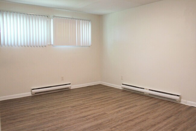 Building Photo - 10 Belchertown Rd