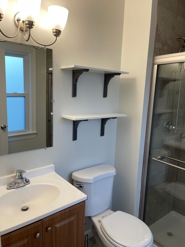 Building Photo - Impeccably Updated 3 BR / 2 BA Ranch