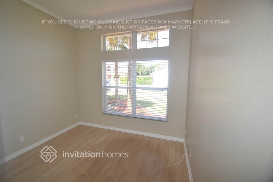 Building Photo - 12770 Kingsway Rd