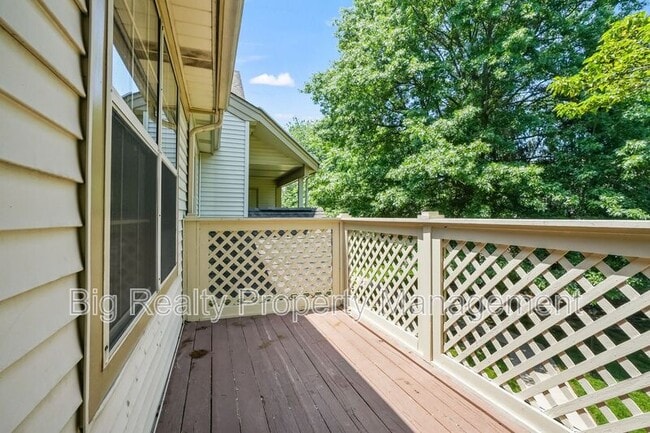 Building Photo - 1116 Foxmeadow Dr