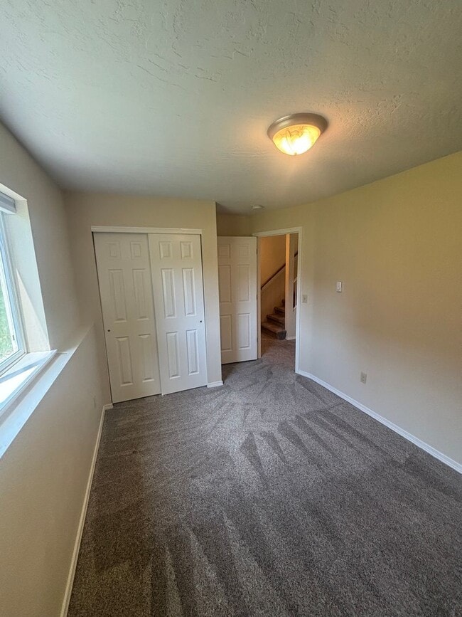 Building Photo - Beautiful Townhouse on 13th Street