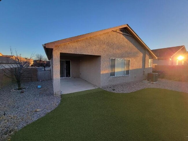 Building Photo - 2627 Sun Canyon Ln SW