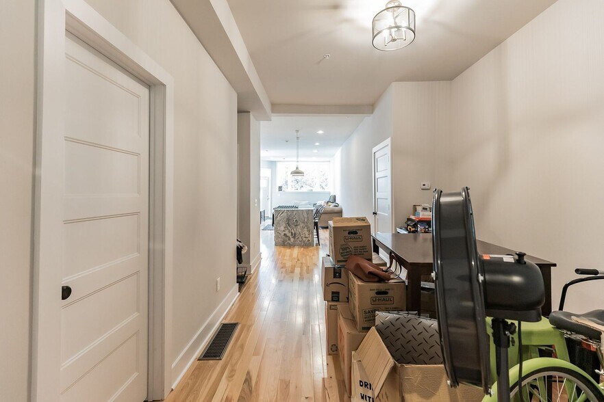 Building Photo - 1152 S 12th St