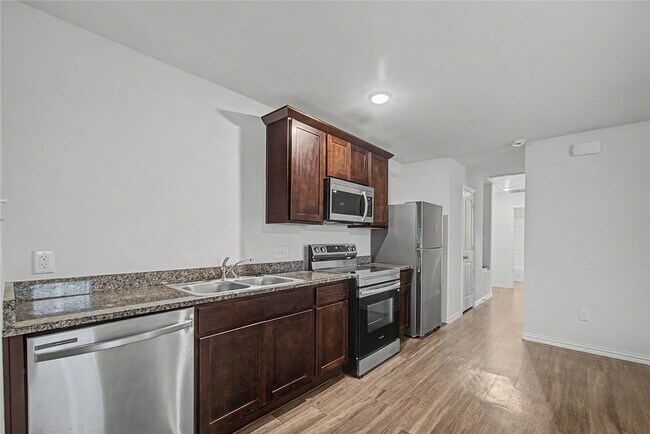 Building Photo - 5409 Nielan St