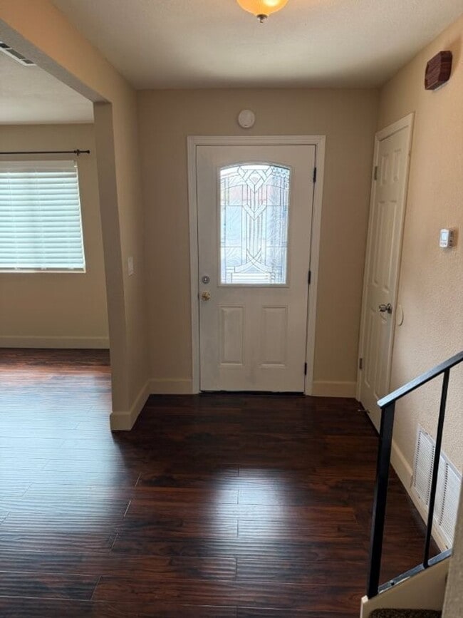 Building Photo - Unique 5 Bedroom 2 Story w/ Solar Suisun *...