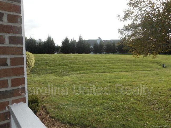 Building Photo - 8235 Circle Tree Ln