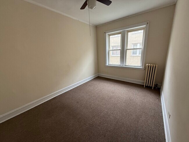 Building Photo - 2146 Gunderson Ave