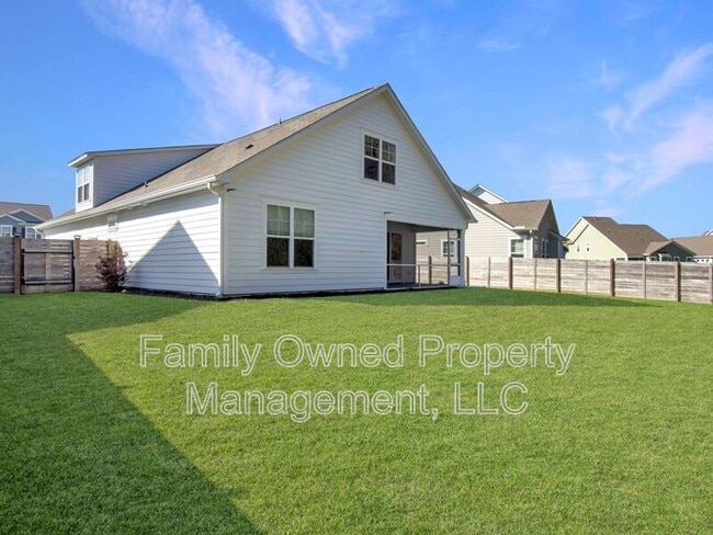 Building Photo - 208 Shortmarsh St