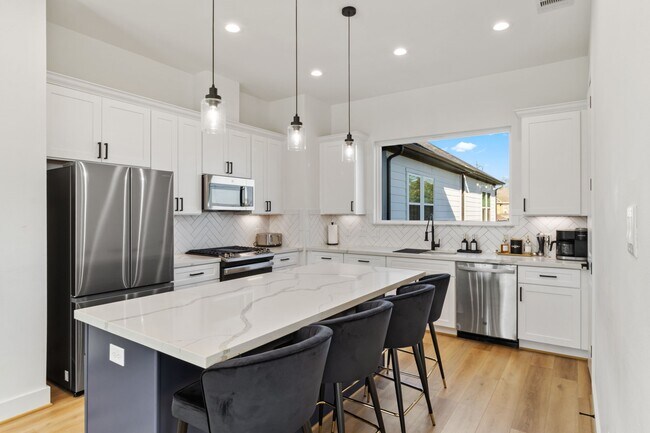 Building Photo - 1807 Lee St