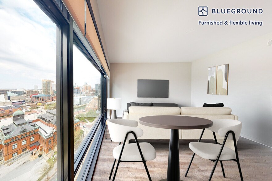 Building Photo - 555 S President St