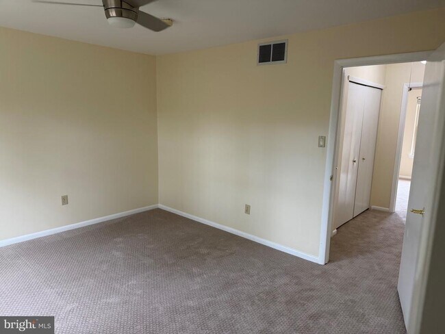 Building Photo - 34 Woodbrook Dr