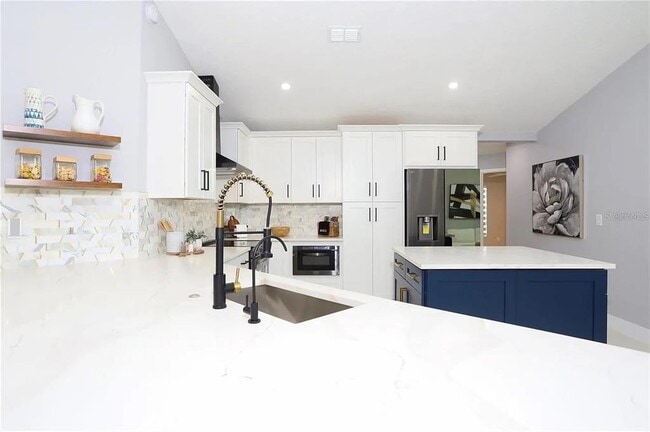 Building Photo - 2913 Eagle Lake Dr