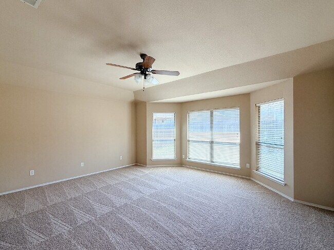 Building Photo - 3 bed, 2 Bath Home in North Fort Worth