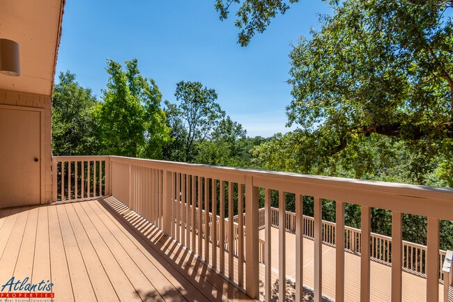 Building Photo - Beautiful Los Gatos Home | Remodeled | Ama...