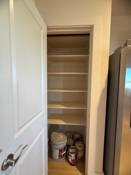 Building Photo - 207 Railroad Ave