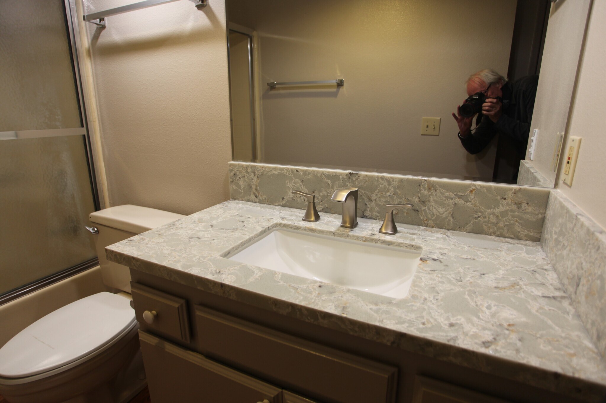 Master Bath - 2001 Lakeridge Cir