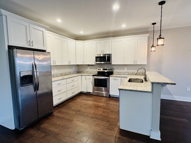 Building Photo - 200 Banks St