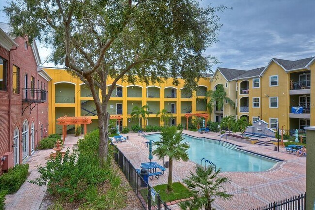 Building Photo - 1810 E Palm Ave