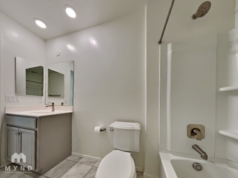 Building Photo - 10761 W Wexford Ln