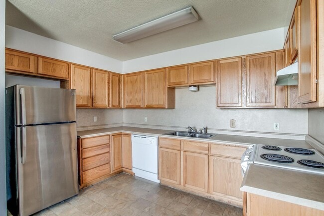 Building Photo - One Side of Very Nice Duplex West Granbury- 2 Bed, 2 Bath- 76049