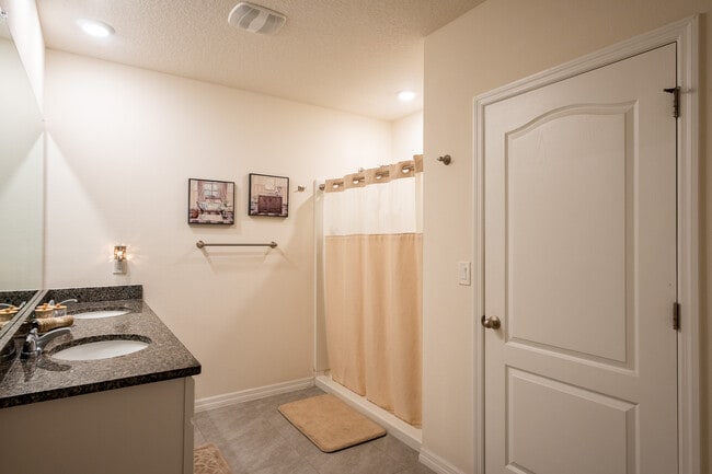 Building Photo - 5230 Bracks Landing Dr