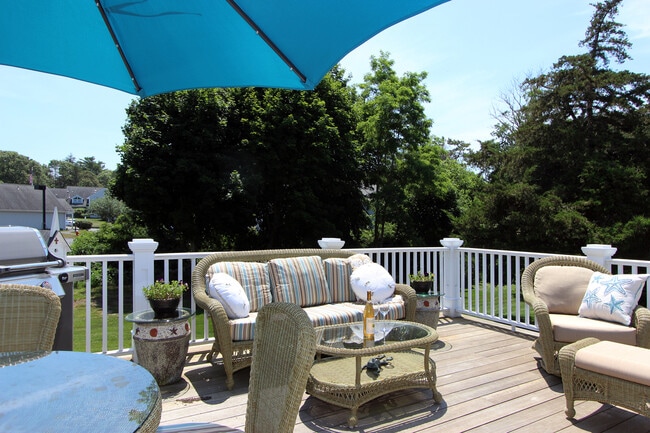 Building Photo - 351 Barlows Landing Rd