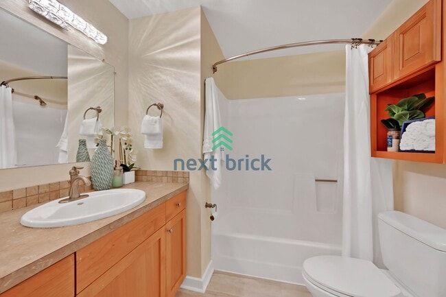 Building Photo - Charming 2-Bedroom Cottage in the Heart of...