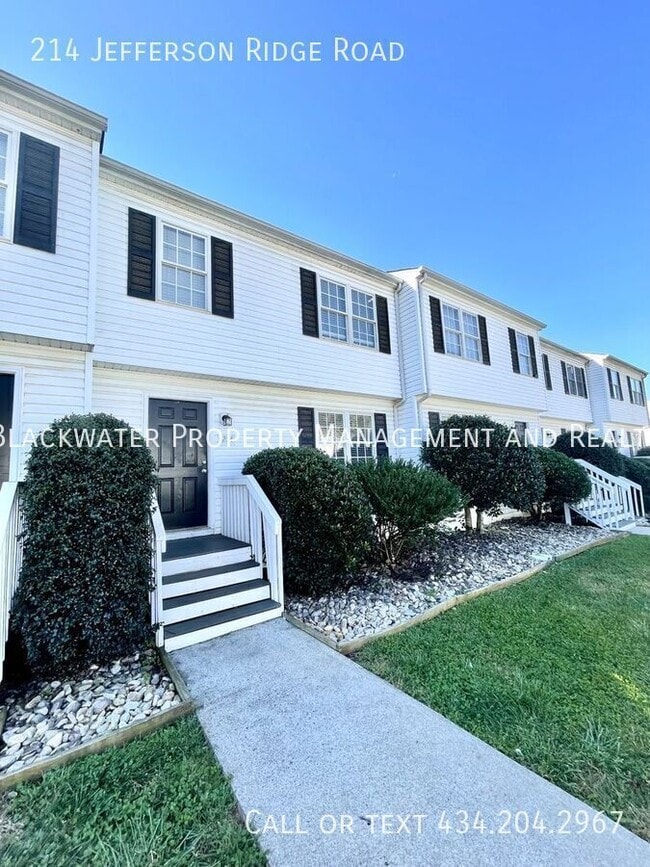 Primary Photo - 214 Jefferson Ridge Rd