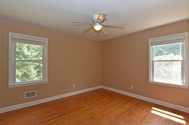 Building Photo - 5004 Louisburg Rd