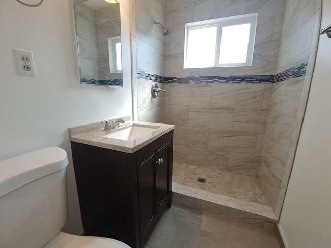 Building Photo - Charming 3-Bedroom Home in an Ideal Location!