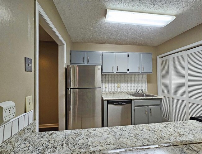 Building Photo - 597 Emory Oaks Way