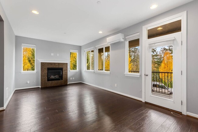 Building Photo - 2506 Mulberry Walk NE