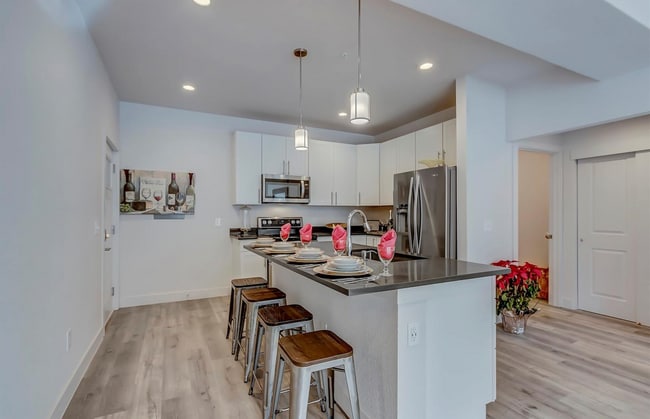 Building Photo - 14936 E Hampden Ave