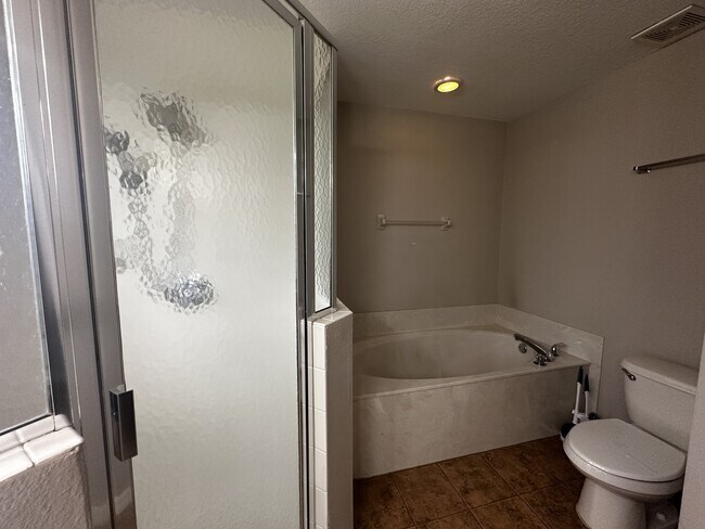 Building Photo - 3865 SW 138th Pl