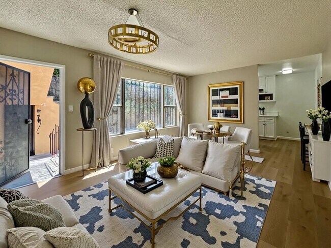 Interior Photo - 533 W. 75th Street
