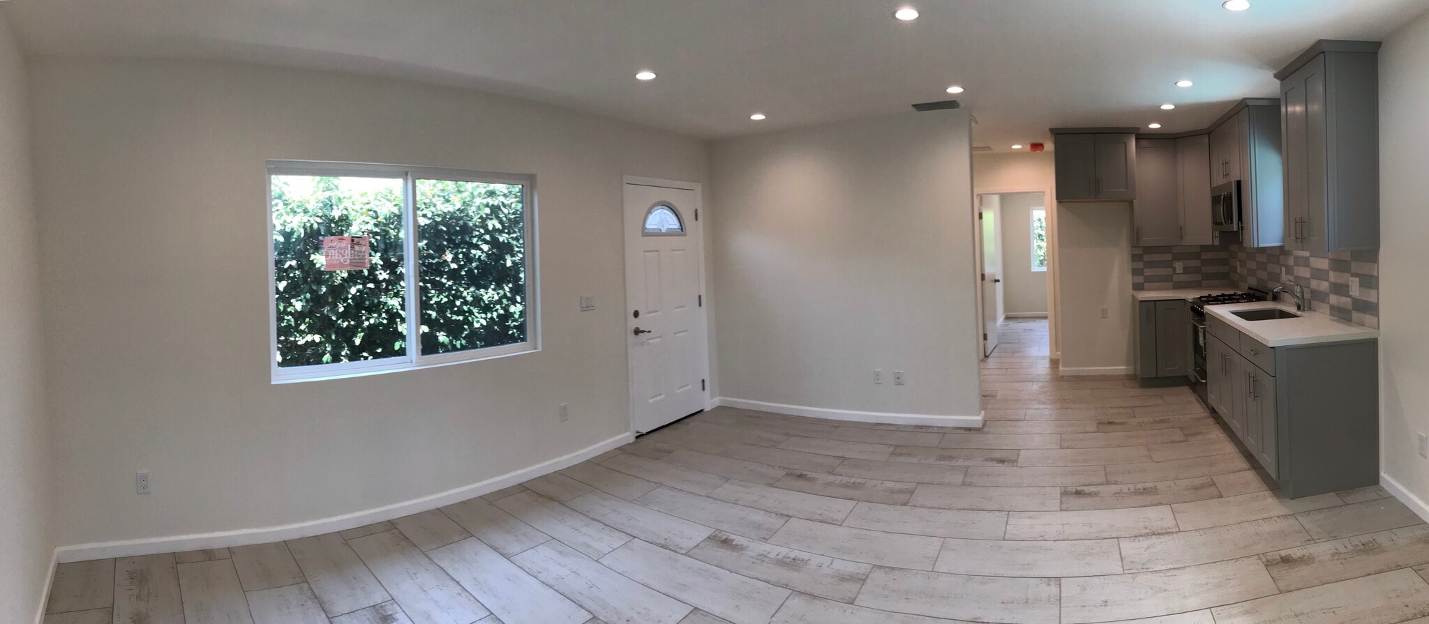 Building Photo - 10166 Petit Ave