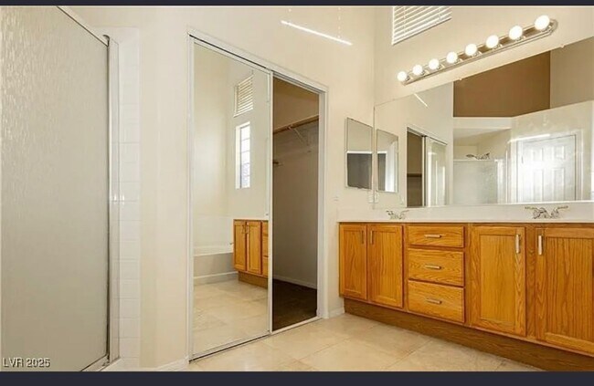 Building Photo - Beautiful 3-Bedroom + Loft Home for Rent in Summerlin! $1000.00 Off 1st Month Rent