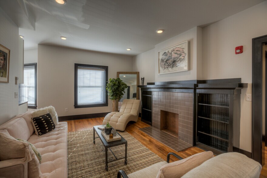 Primary Photo - Colonial Hotel Apartments