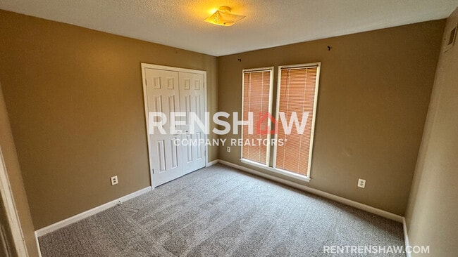 Building Photo - 5249 Kimbark Woods Dr