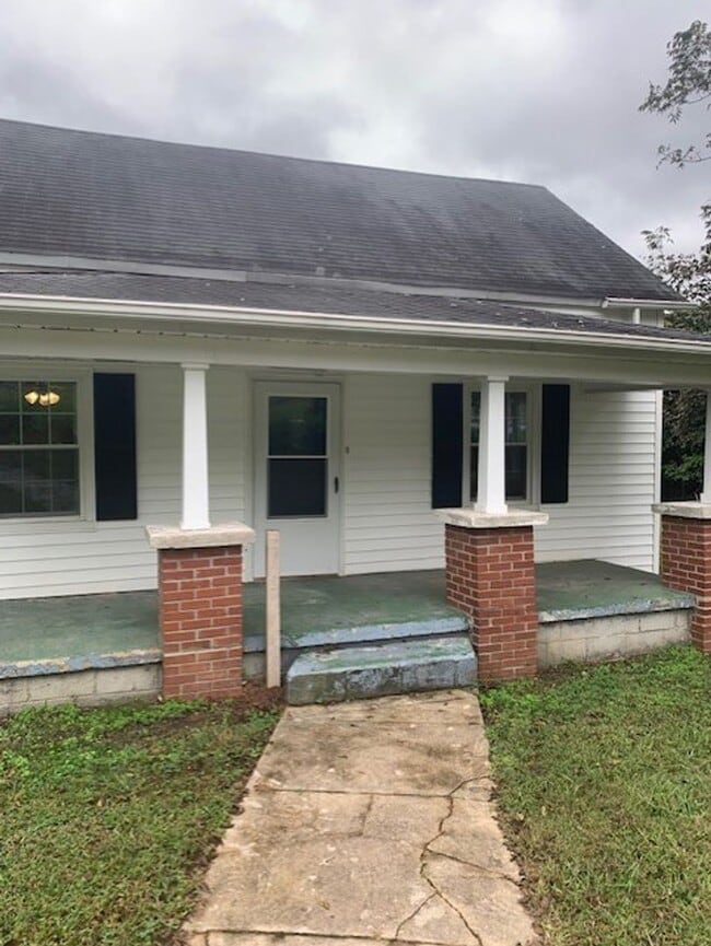 Building Photo - 303 Knitting Mill St