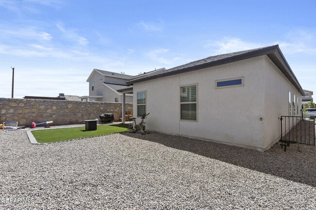 Building Photo - 12273 Desert Vista Ave
